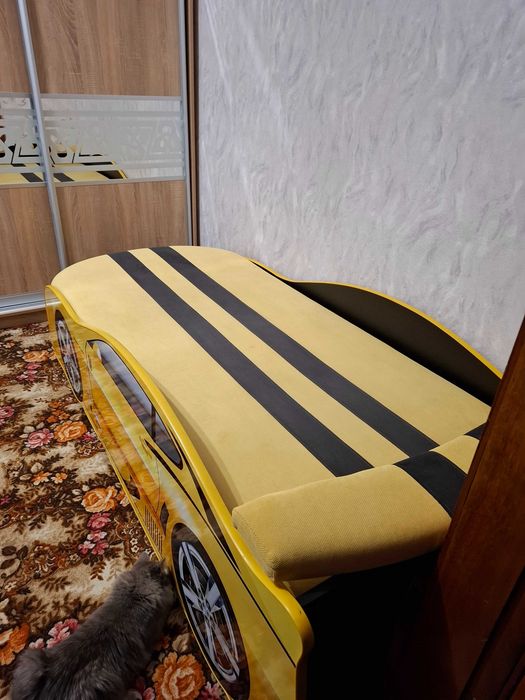 Дитяче ліжко машина