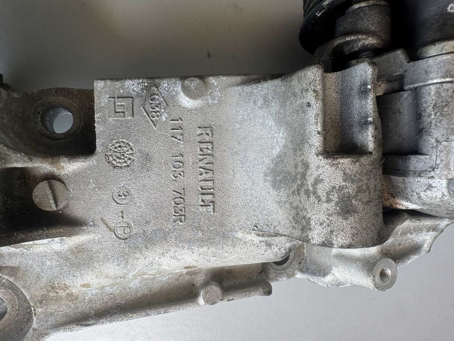 Suporte de alternador Renault Master III 2.3 dci - 117103703R