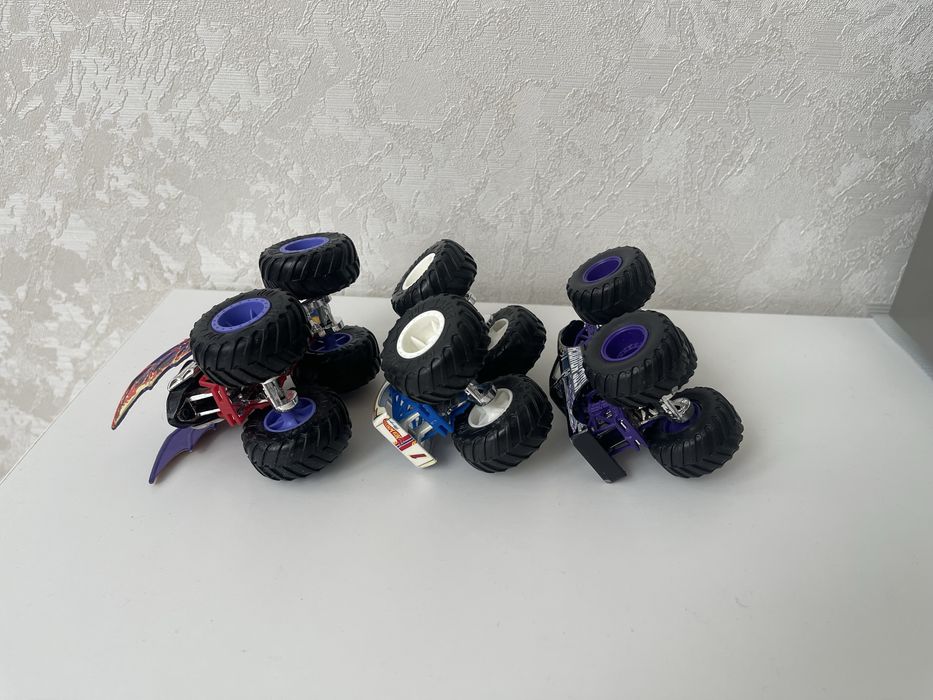 Hot Wheels Monster Truck позашляховик набір машинок