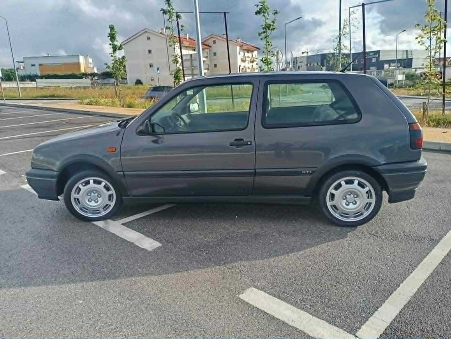 Volkswagen Golf GTI 2.0 8V
