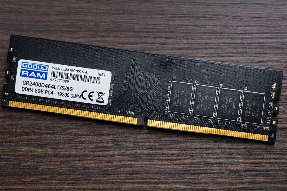 DDR4 8GB GOODRAM 2400 MHz Чипы SK hynix AFR Работает на 2666–2933 MHz