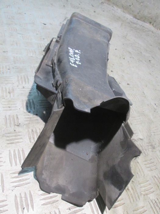 kanał wlot kierownica powietrza na tarcze prawy bmw e46 compact 826837