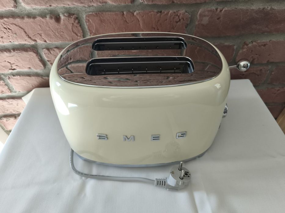 Nowy toster opiekacz SMEG beżowy