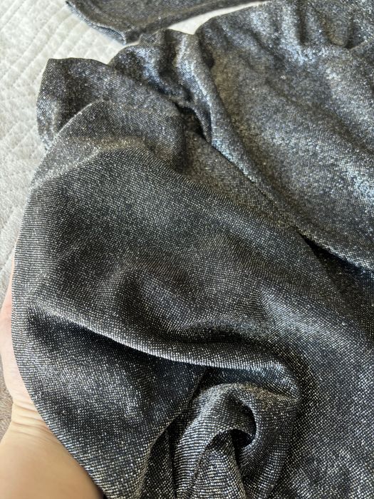 Красивое блестящее платье