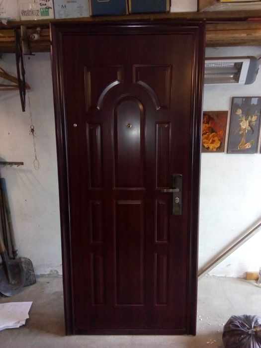 Продам дверь входную (фабричный Китай) 860*2050 левая!!!Б.У