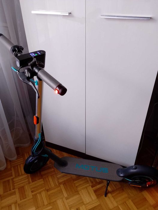 Hulajnoga elektryczna Motus 10 lite