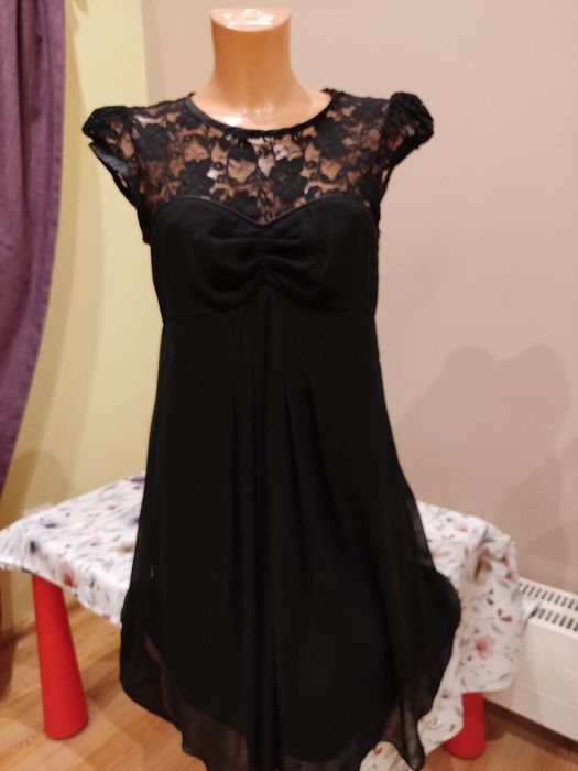 Czarna sukienka rozm M/L Dorothy Perkins