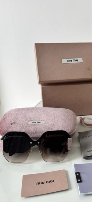 Miu miu Sunglasess