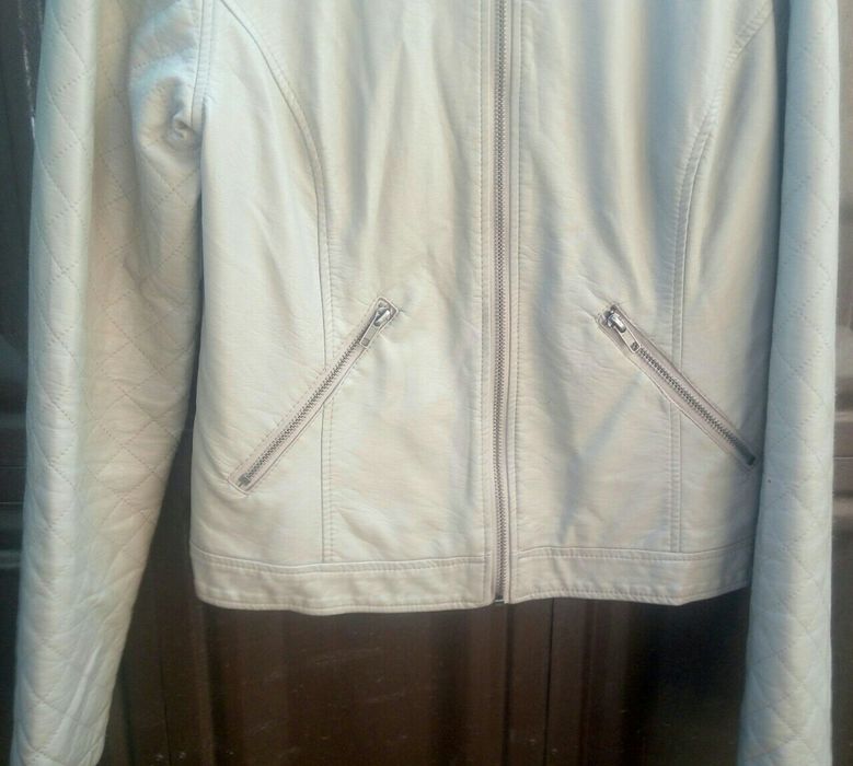 Продам  женскую куртку