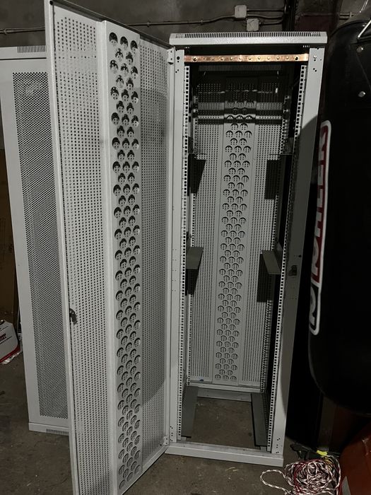 Bastidor informática grande