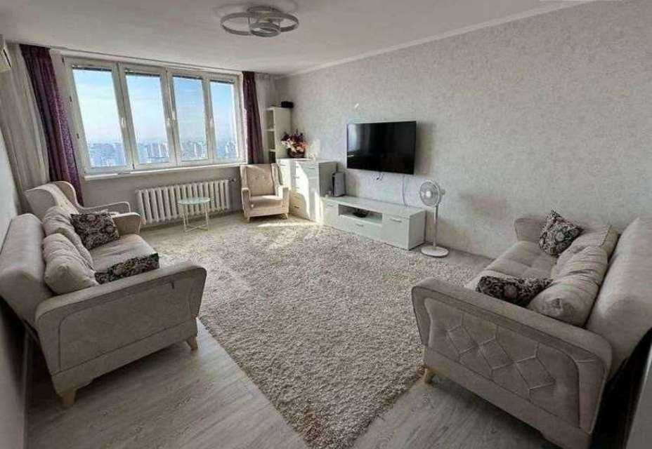 Без % Продаж 3к квартири, вул. Срібнокільська 1