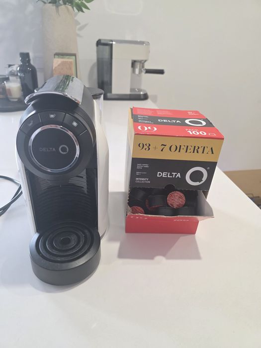 Máquina de Café Delta Q Branca – Como Nova + Oferta de Cápsulas