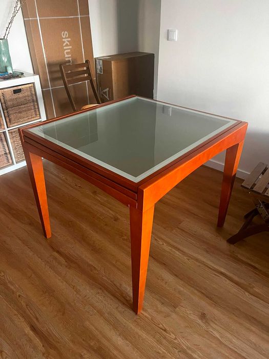 Mesa de Madeira Extensível com vidro Fosco