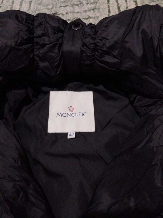 Пуховик жіночий зимовий Moncler б/у