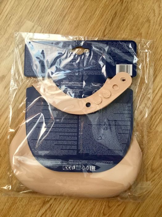 Lovi wodoodporny śliniak silikonowy z kieszonką regulowany