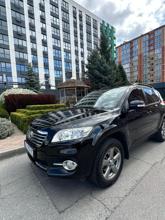 кроссовер RAV-4  2012 г