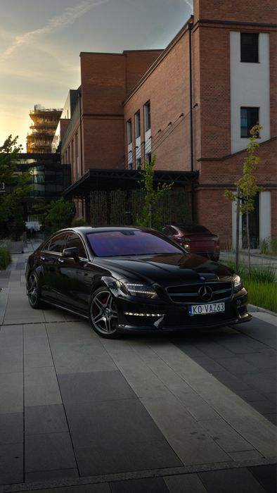 Czarny Mercedes CLS63 AMG do ślubu