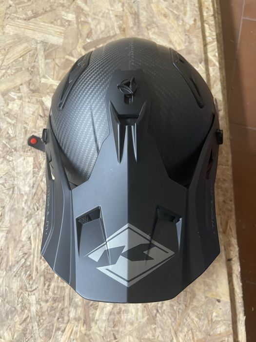 Capacete kenny titanium carbono solid