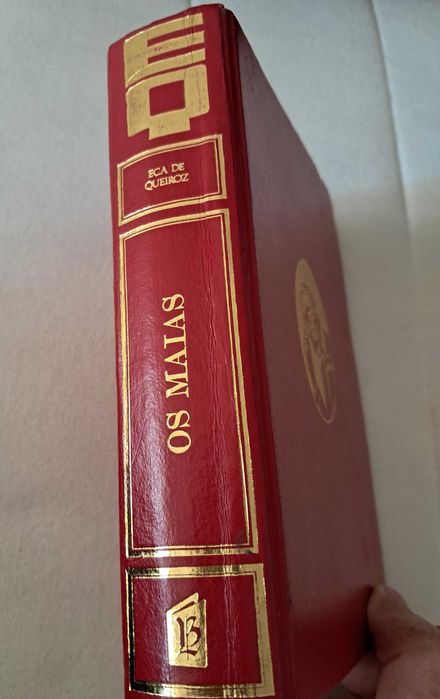 Livro  " Os Maias " de Eça de Queiróz