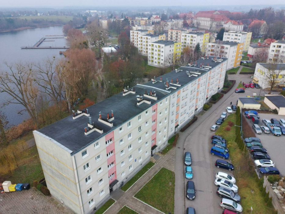 Na sprzedaż 2 pokojowe mieszkanie w centrum z widokiem na jezioro