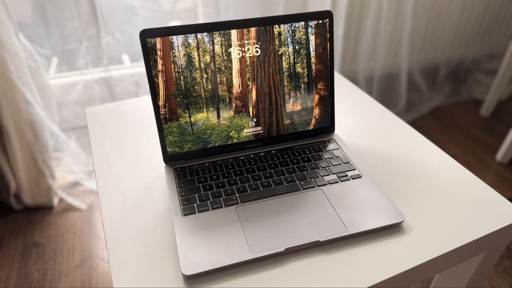 MacBook Pro 13 Retina 2020 i5 | 16 GB RAM | SSD 1 TB A2251