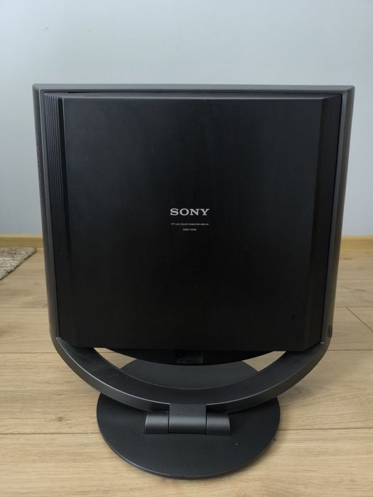 Monitor SONY SDM-HX95 - Retro