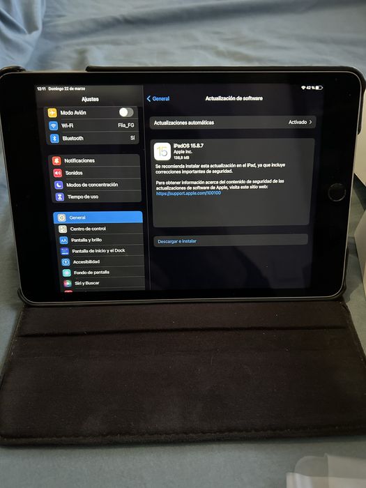 iPad mini 4 & iPhone 8