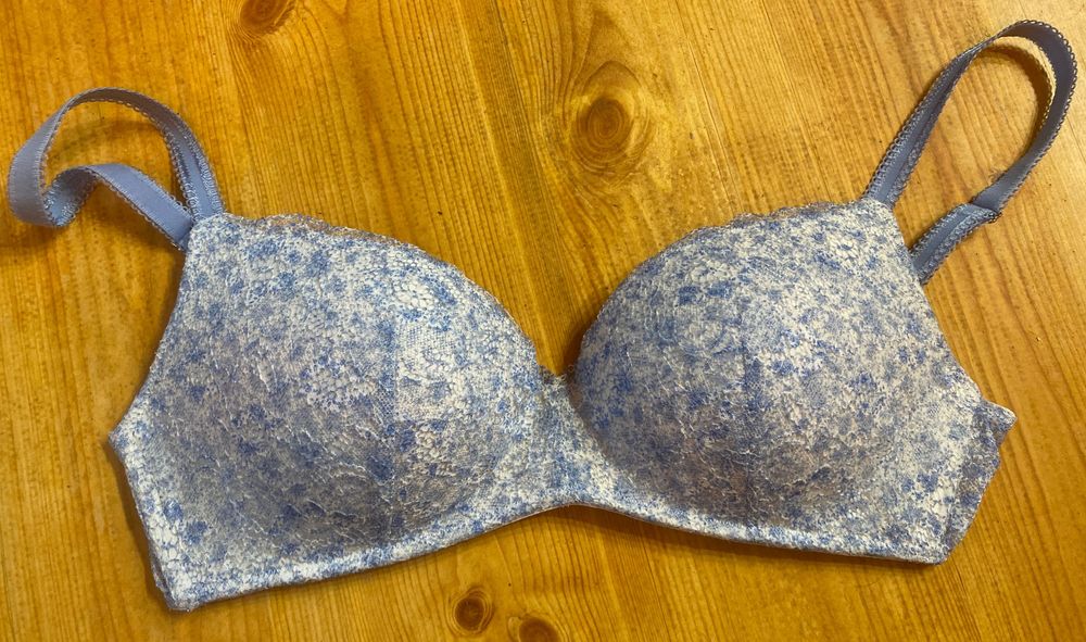Biustonosz Intimissimi błękitny koronkowy usztywniany 75C bardotka