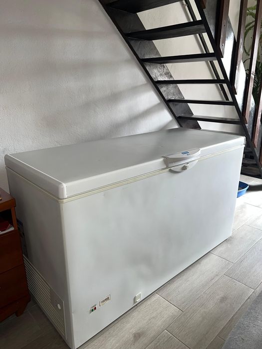 Vendo uma arca .