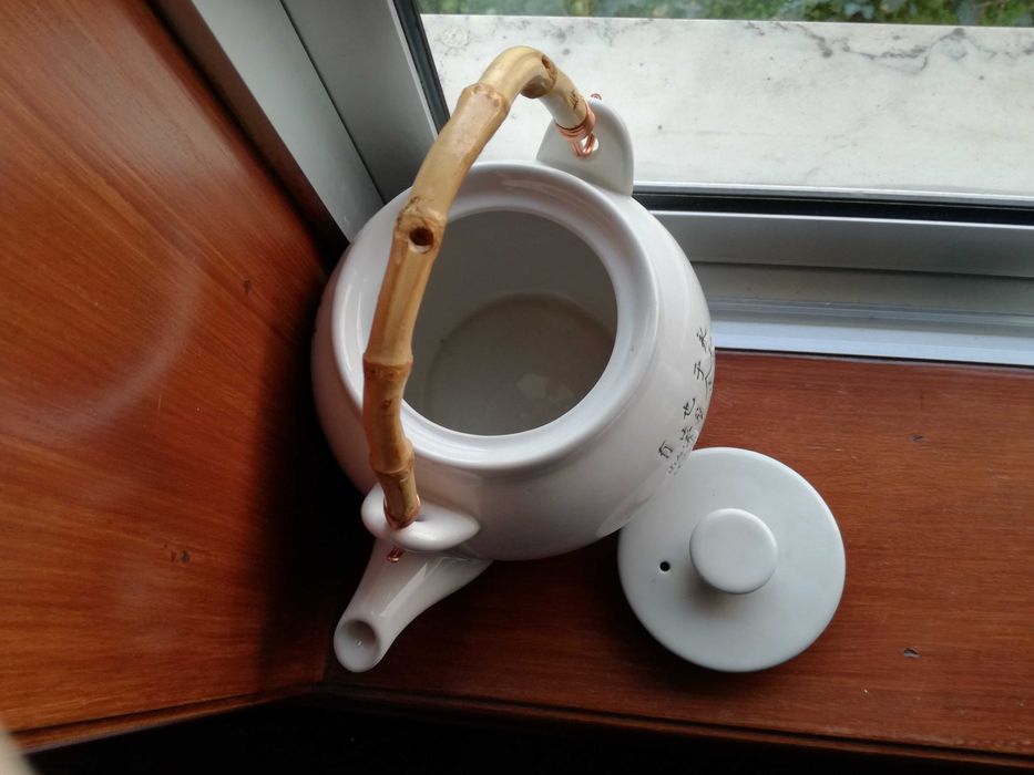 Bule e chávenas (NOVO)