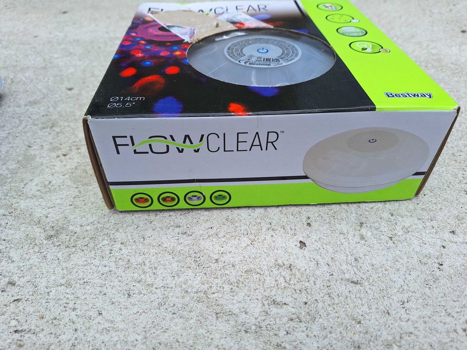 Lampka pływająca do basenu  flow clear