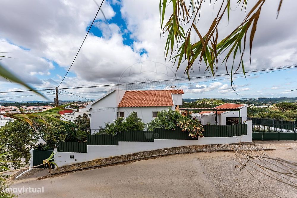 Moradia T4 para venda