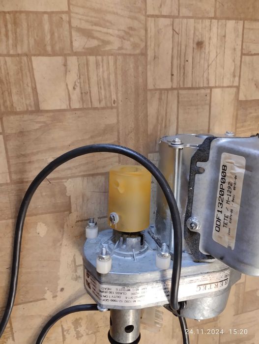 электрический Мотор с редуктором трекер, двигатель с редуктором разные