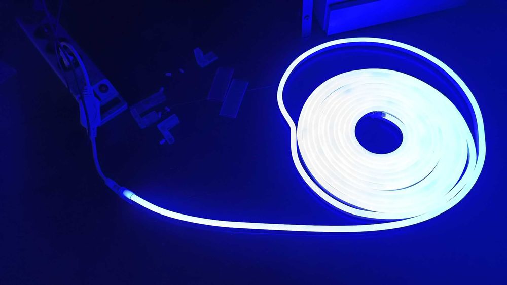 Taśmy LED NEON 230V GUMOWY IP68 Niebieski Czerwony