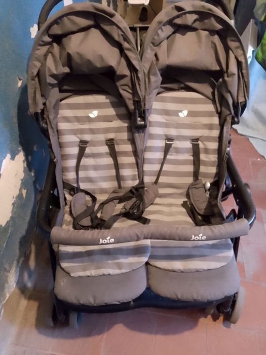 Продам коляску для двойни