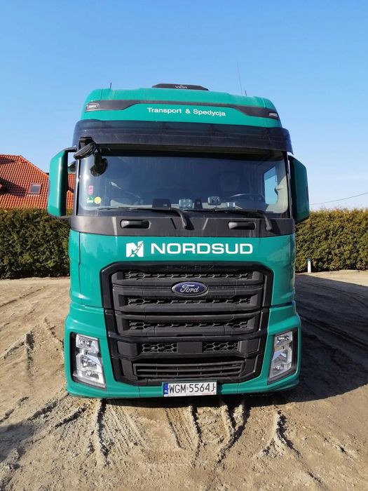 Ford F-Max  Zestaw Ford F-Max wraz z naczepą - oddam leasing