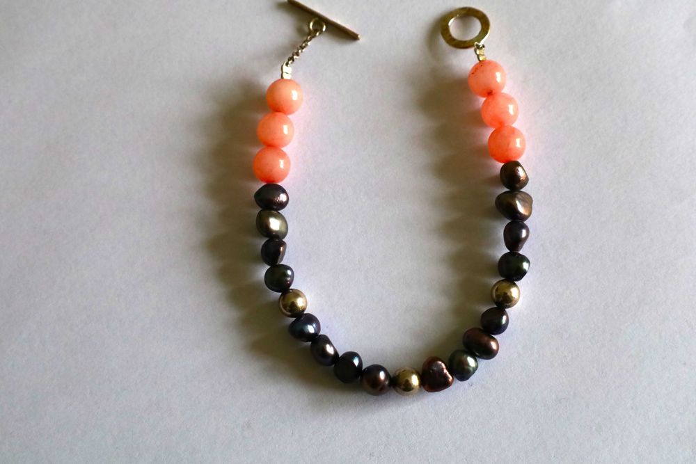 Colar e Pulseira em Pérolas Negras de água doce e Quartzo Rosa
