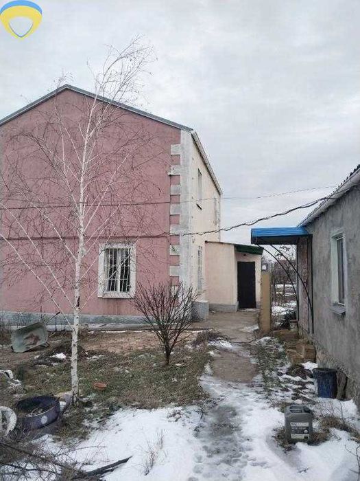 Два будинки на великій ділянці 17 соток  в Нерубайськом