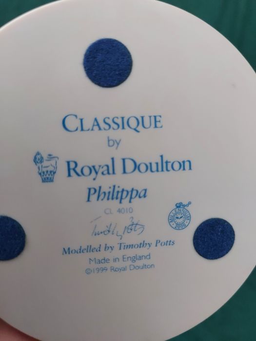 Royal Daulton wyjątkowa figurka "Classique Philippa with cat" 26.5cm