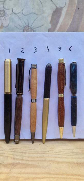 Canetas, esferográficas em madeira