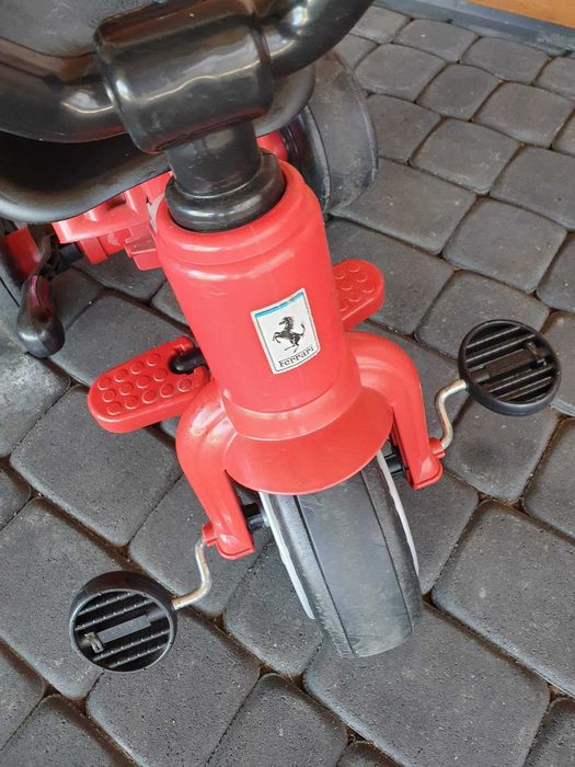 Rowerek Trójkołowiec pchacz jeździk Ferrari