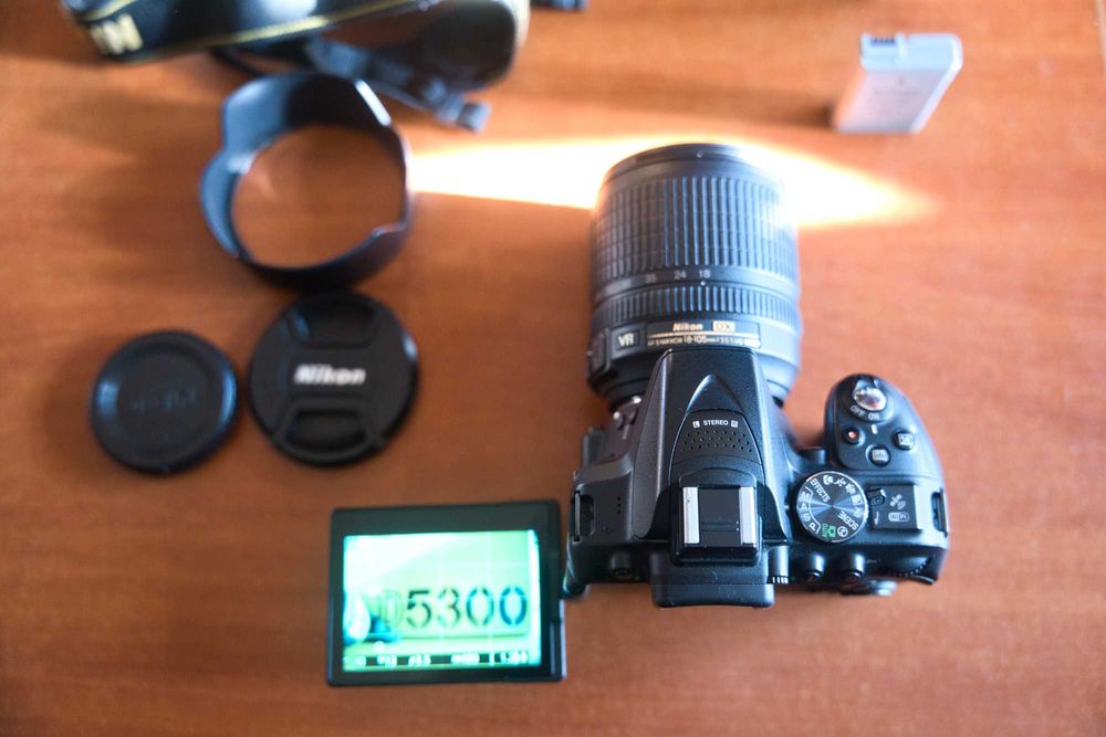 Lustrzanka Nikon D5300 korpus + obiektyw 18-105