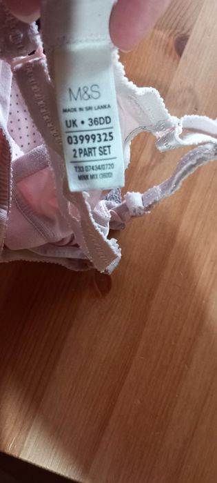 Staniki do karmienia 2 szt piersią oddam za chusteczki