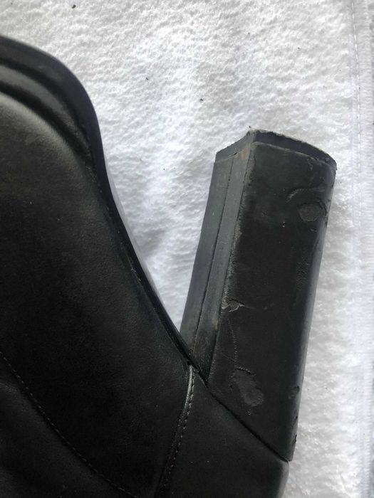 Botas de salto marca GUESS