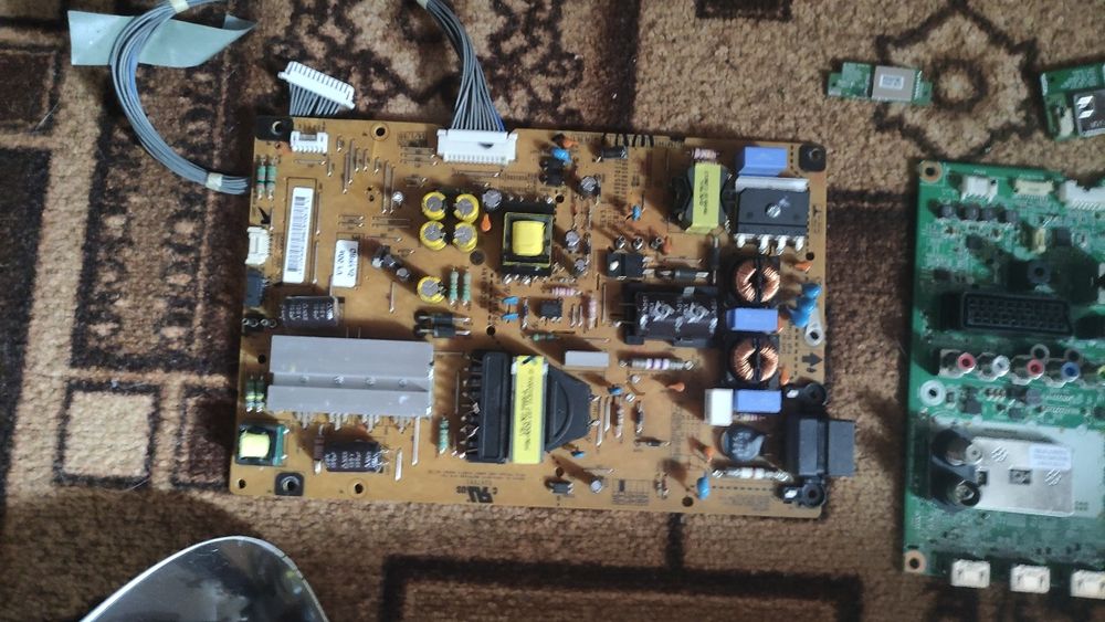 Продам рабочие детали с смарт телевизора LG 42LA741V