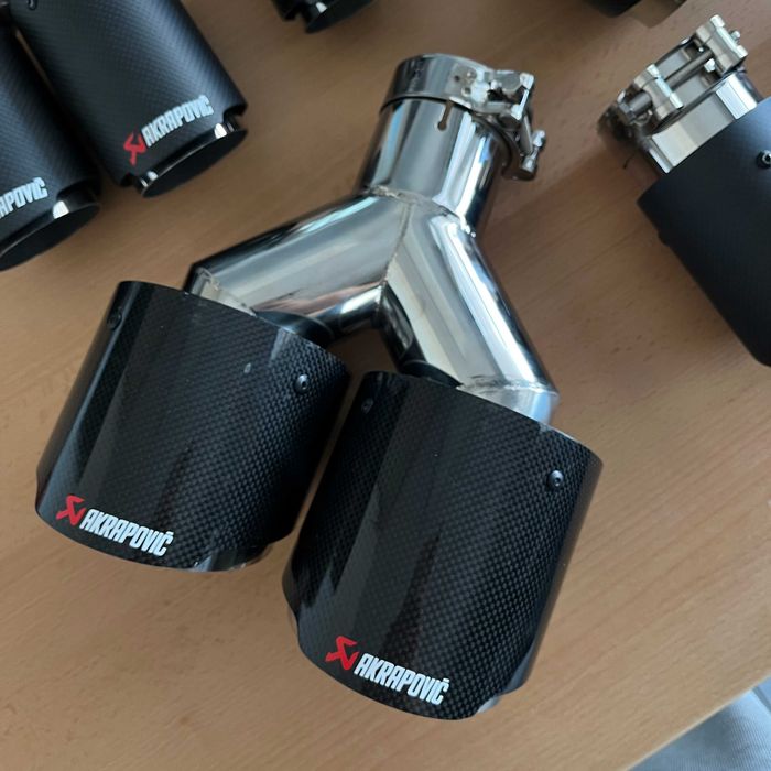 Новые насадки на трубы вихлопа akrapovic одинарные двойные в наличии