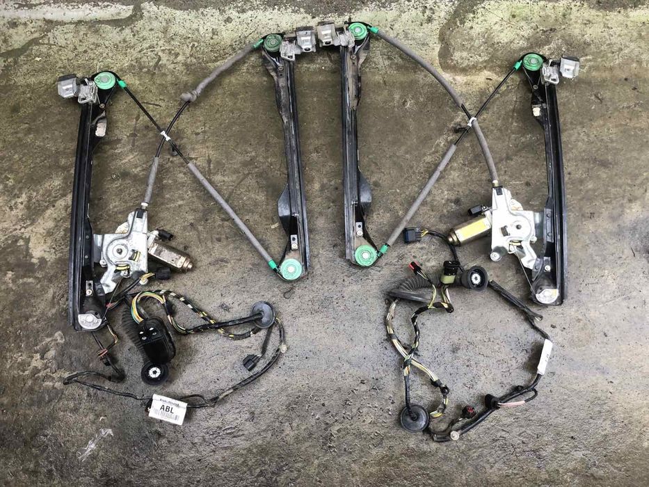 Оригінальний передній електричний склопідйомник Ford Focus mk1