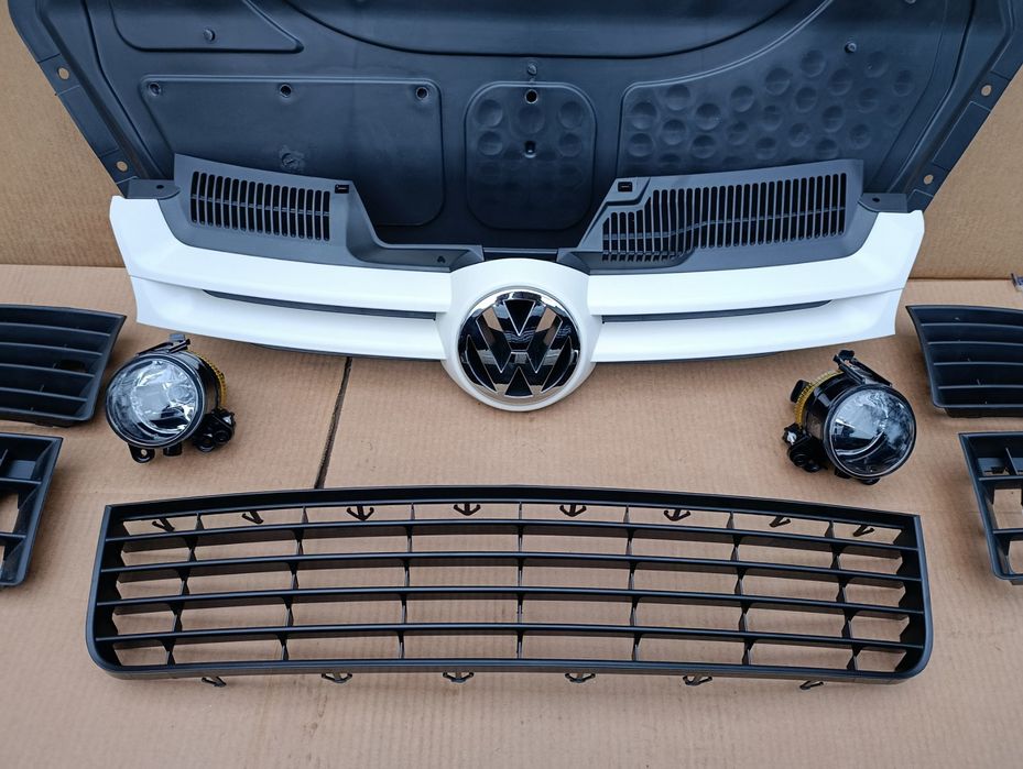 Решітки противотуманкі решетка VW Golf 5 хетчбек галогенка заглушка