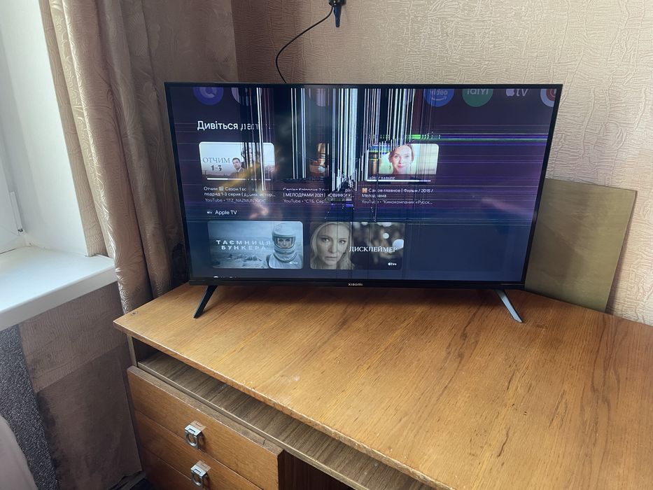 Продам телевізор Xiaomi L32m8-a2me на запчастини розбитий екран