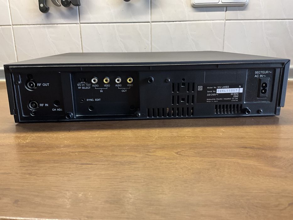 Відео магнітофон Panasonic  video cassette recorder NV-J 45 HQ